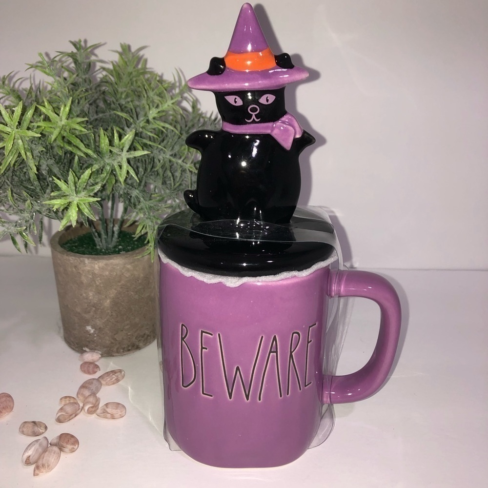 FIRM! NWT Rae Dunn Cat Topper “Beware” Mug
